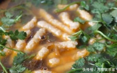 木薯淀粉|天冷了,早餐给孩子做它,补脑补钙又营养,一碗下肚暖身又暖胃