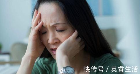 女性|女性上厕所时，“小便”若有3种异常，或是提醒你：更年期来了