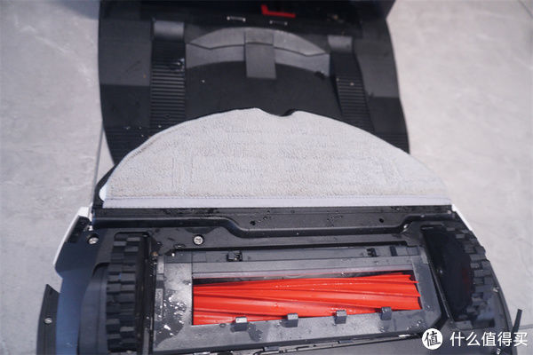 地板|地板脏了？不要犹豫，你的房间还缺一台扫地机器人！全网第一个用八宝粥做测试的博主（是否翻车）