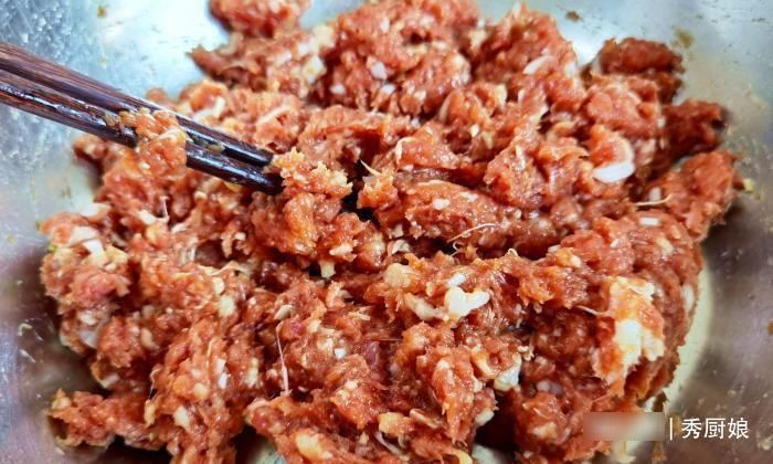 入秋后,韭菜豆角靠边站,用它做馅包饺子,清香四溢,营养降秋燥