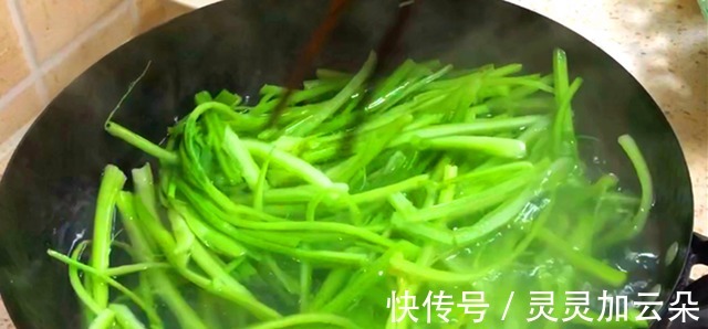 我家最喜欢用它包饺子,鲜香多汁全家都爱吃,下面把技巧分享给你!