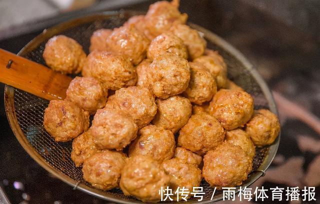 窍门|做炸肉丸时,加面粉还是加淀粉?教你正确做法,几点窍门要牢记