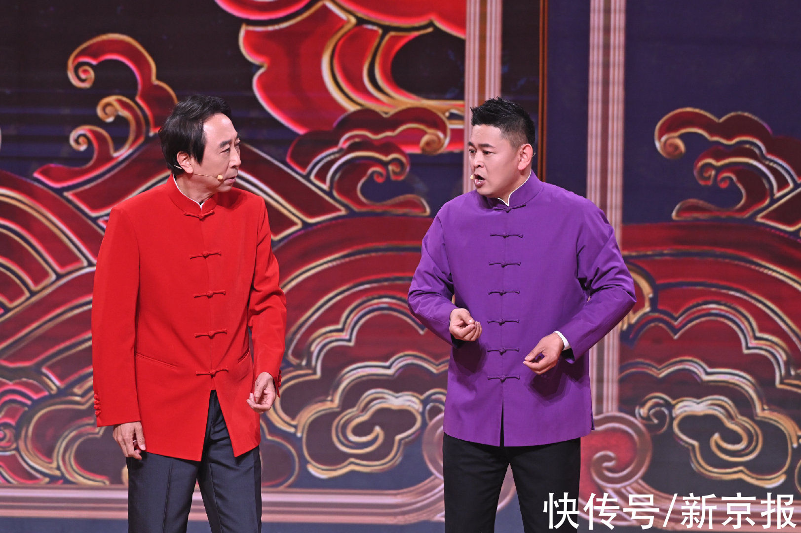 北京台春晚语言类节目打头阵，冯巩一出场年味就来了