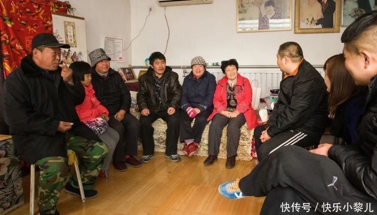 奶娃|一个奶娃8个舅舅,舅舅太多是什么体验?奶娃:我可太难了