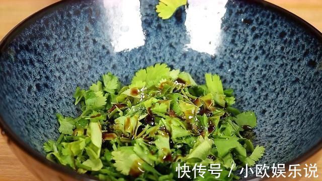 香菜段|早餐面条这样做,老婆吃了一大碗,简单美味,暖身暖胃,太香了