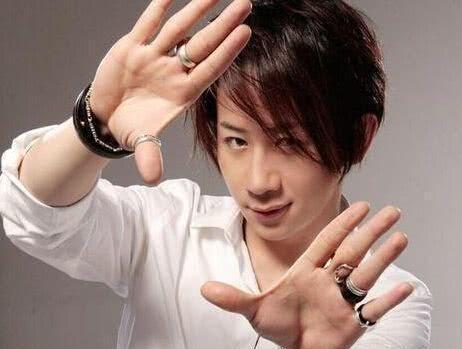 何晃杰|从“家喻户晓”再到“跌落神坛”,刘谦都做了哪些荒唐事?