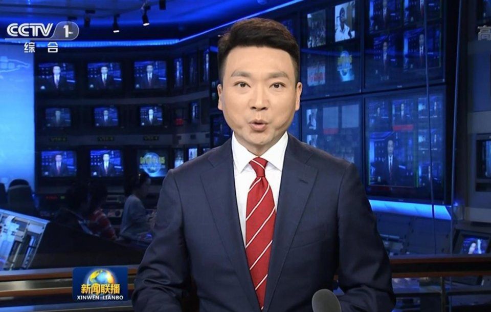 《新闻联播》放完后，总要播出他们收拾稿子的片段，为什么？