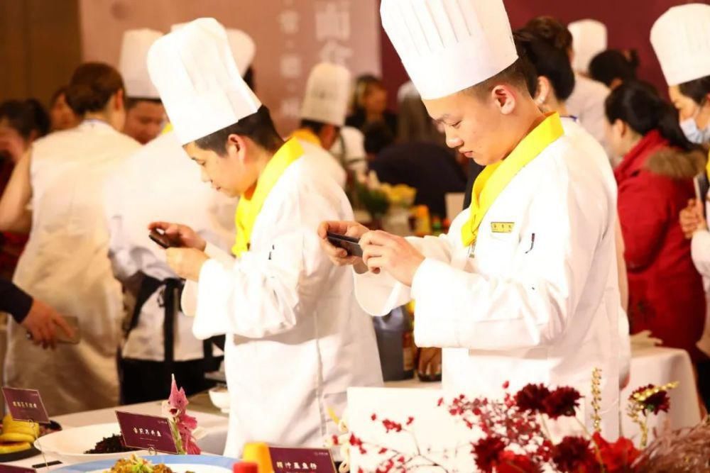  餐桌|12月8日，金龙玉凤这场餐桌盛宴让我大开眼界！