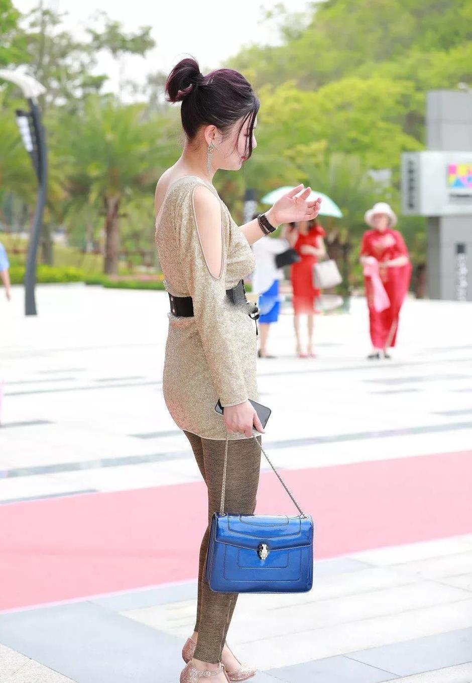 爸爸|少女心十足的微胖女孩,真想帮她买杯奶茶,带回老家爸爸会很喜欢