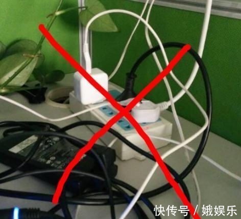 老同学|去老同学家发现电线早已不埋墙里了,瞧瞧下图这么弄,太高明了