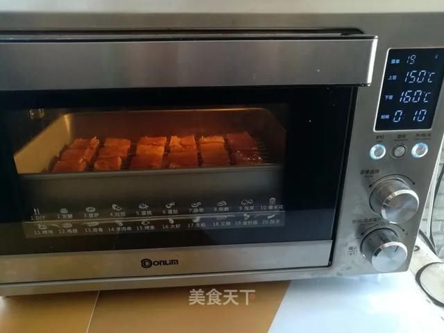 冻豆腐真是北方人的创造性美食，口感丰富有层次！热乎乎的超下饭