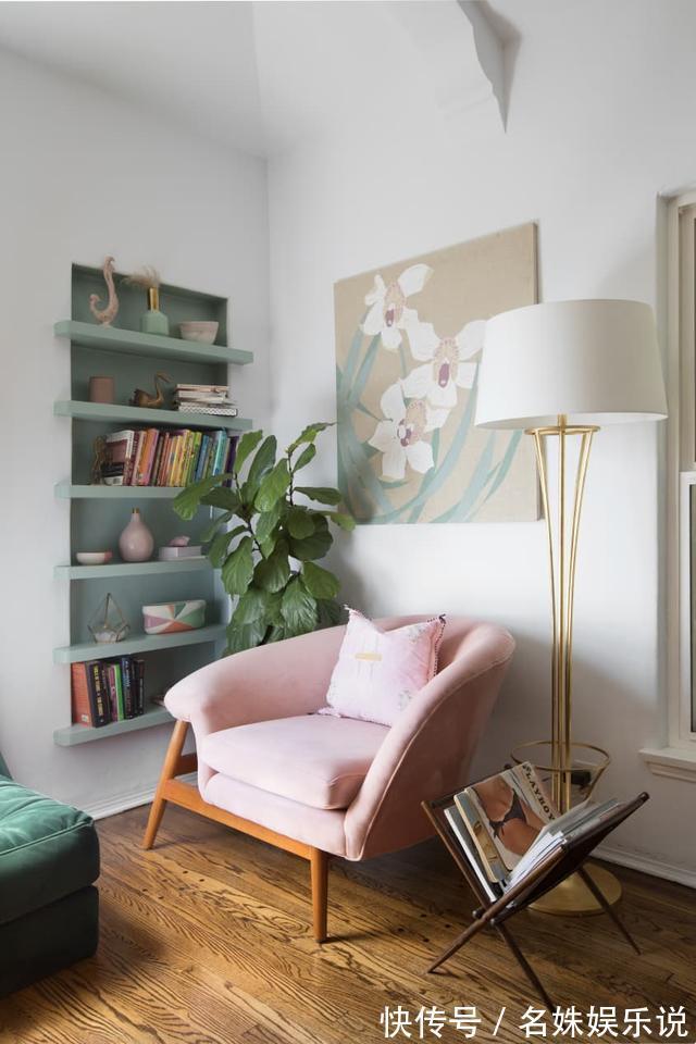 住进|比大白墙耐看，这个出租屋的墙面设计，仿佛住进了电影里