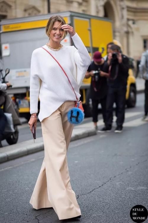 2021年开春，你穿毛衣+阔腿裤的样子，真的时髦炸了！