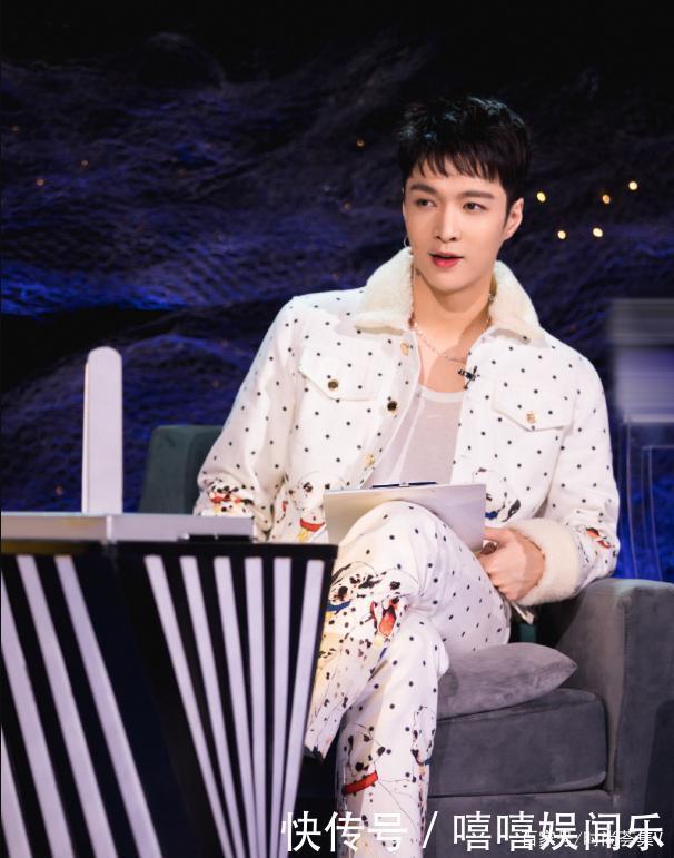 黑色t恤 又帅又奶,造型百变,这档综艺里的张艺兴帅气值满分