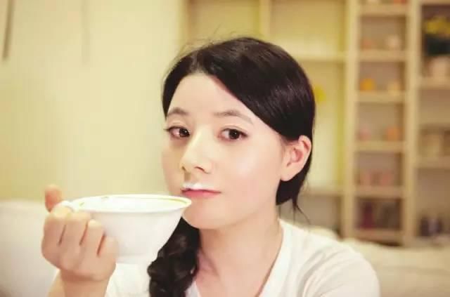 女人|酸奶其实并不是零食，它是女人的……