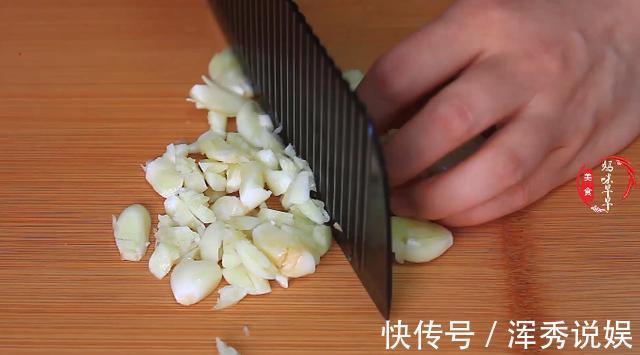 香菜|拌凉菜时,最忌直接加生抽,记住“211”,拌什么凉菜都香