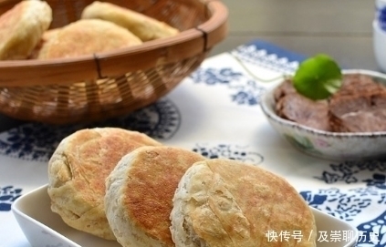 好吃|学会烧饼新做法,不用一滴水,外酥里软,咸香入味,比买的还好吃