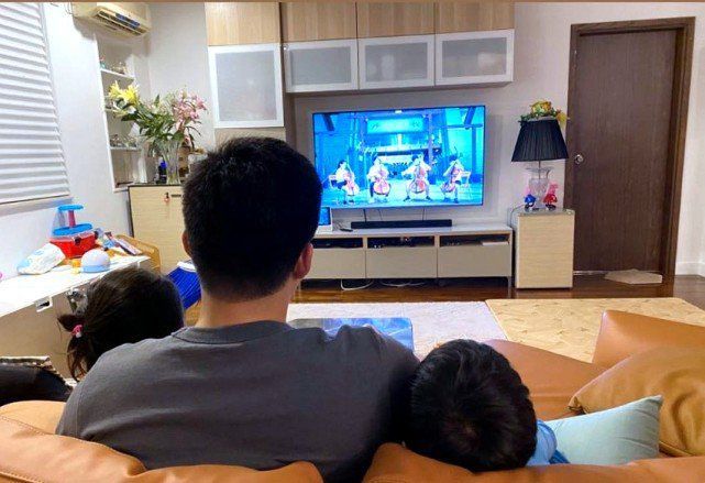 霍启刚|霍启刚晒一家七口晚餐 意外简朴还不如普通人家?