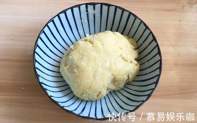 花生油|1碗面粉加2个鸡蛋,教你做香酥小饼干,酥香脆爽,比面包还好吃