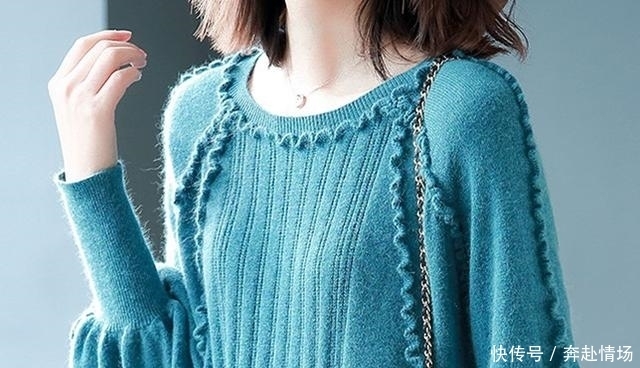 建议大家:逢年过节穿这几种颜色的毛衣,配外套,时髦百搭又美嫩