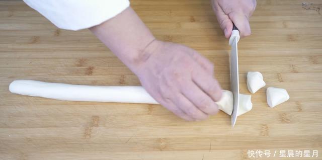 少许食盐|萝卜馅的饺子这样做,营养开胃又鲜嫩