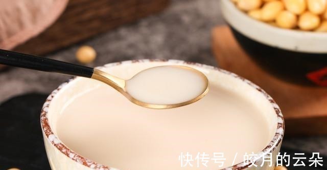 宝妈|入秋后记得给孩子多做8种高钙食材，一口吃下去，满满的都是营养！