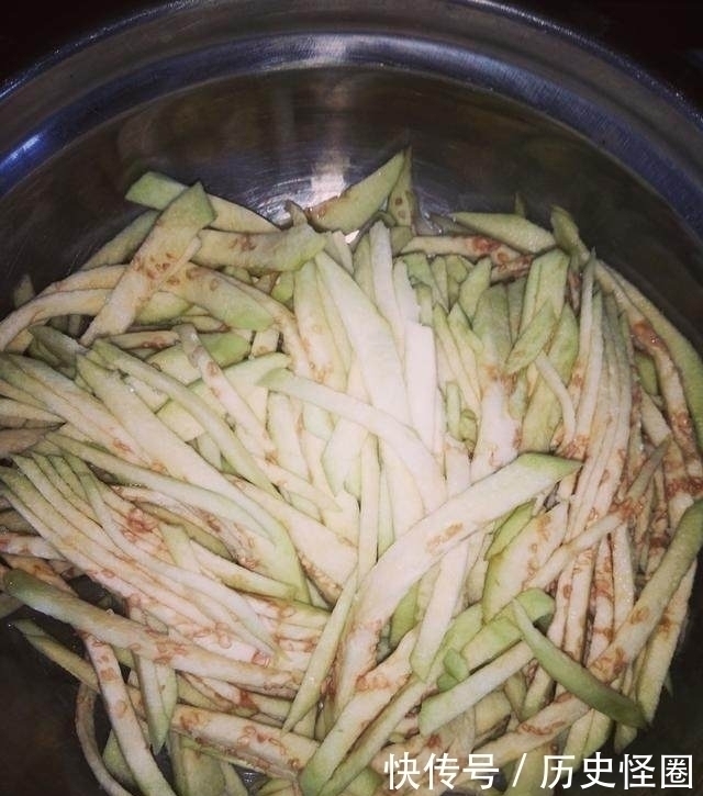 老婆|我妈从老家来照顾怀孕的老婆,看到早餐我拉上老婆就出去吃了!