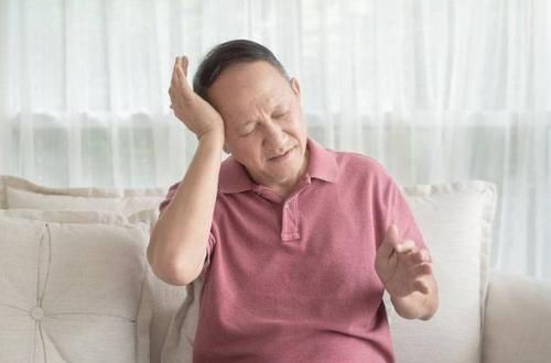  模糊|中老年视力模糊，易疲劳！或是这5种疾病的信号，莫忽视