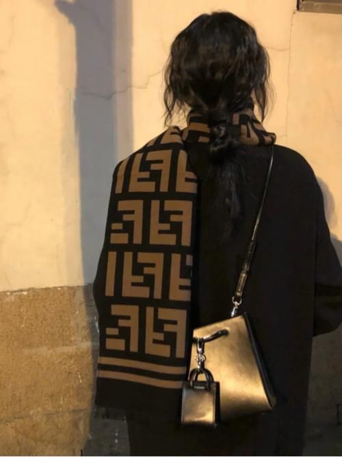  臃肿|围巾显臃肿？这你就说错了，来解锁围巾穿搭的正确打开方式