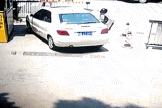 |搞笑GIF段子:一位崇拜紫霞仙子的,别说模仿的还真像