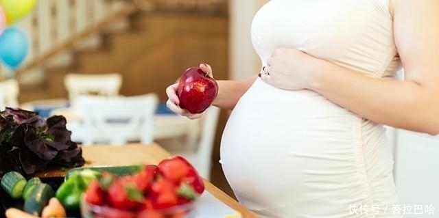 发育|孕期喝水有讲究，喝对了，不仅有利于胎儿发育，还可以让羊水清澈