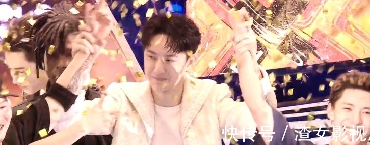 王一博戰(zhàn)隊(duì)再續(xù)輝煌,葉音喜提雙冠王,布布帶傷比賽雖敗猶榮