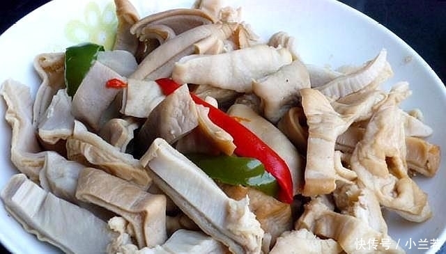 凑热闹|老妈生日,嫂子主动下厨,她上桌就板起了脸,你来凑热闹、评评理