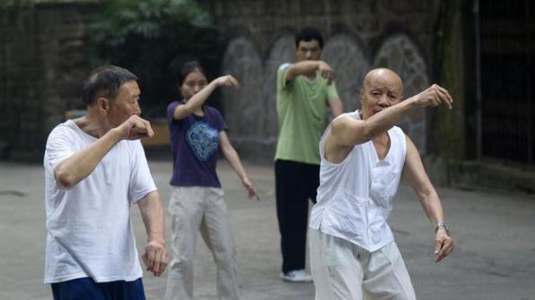 大神经|锻炼会加速衰老?医生:这4种运动方式,养生不成反会伤身