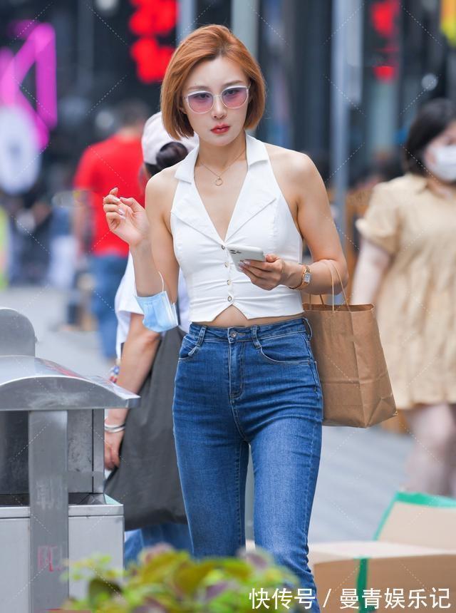 肩部|舒适自在的瑜伽裤穿搭显得有品位,穿着舒适个性,安静温柔