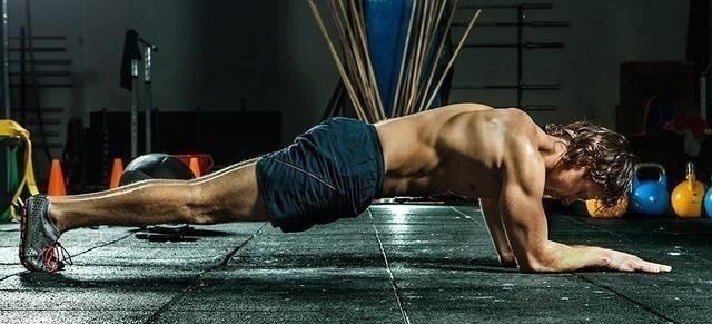 运动|练习腹肌时,好注意这五点,这样你的腹部训练效果会更好