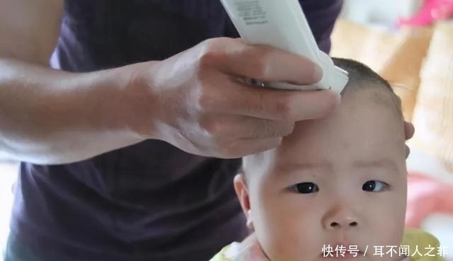 理发|抠门老爸用“漏勺剃头”火了,能省点就省点,网友:儿子眼神亮了