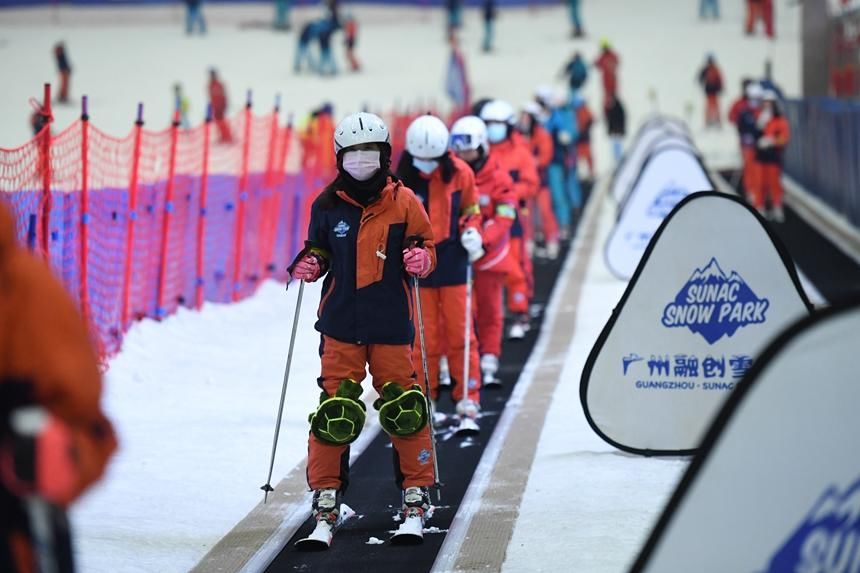 滑雪|广州花都擦亮冰雪文旅品牌 “冷资源”变“热产业”