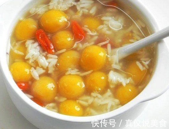 蛋黄南瓜新做法,简单易学,勺子一舀像蛋黄一样,一盆都不够吃!