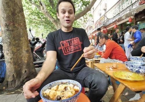 多老外|在老外眼中,这4种食物在中国都很贵,来到我国后,被疯狂打脸