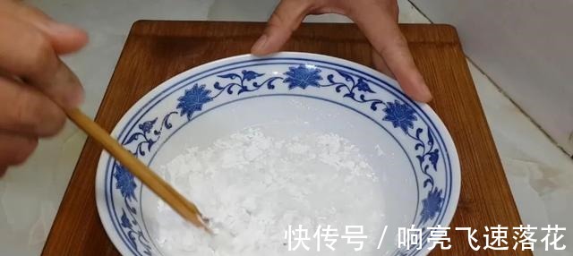 糯米水|芝麻糯米粉这样做，大勺一搅，做出好吃的软糖片，平时待客全靠它！