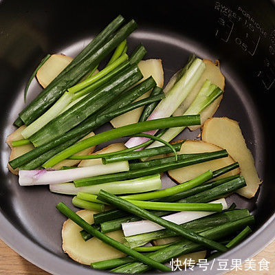 鸡腿|寒冷与温暖之间只差一碗蒜香电饭煲鸡腿