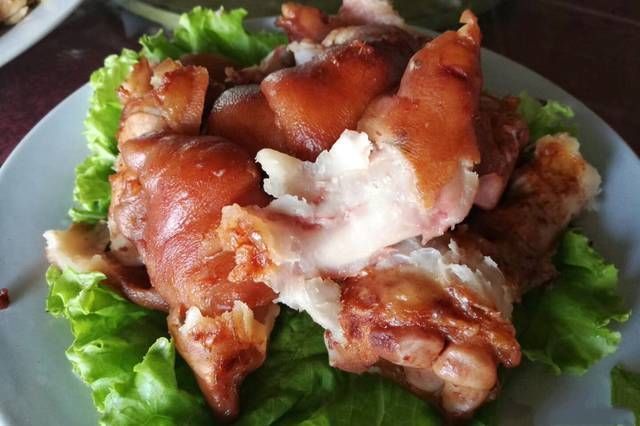 厨师|回老家村里小饭店聚餐，14道菜380元，乡下厨师水平让人惊讶