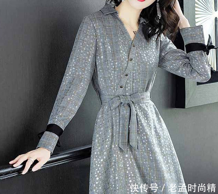 不得不说: 这秋衫的确漂亮, 适合各种身材女人, 气质高雅减龄