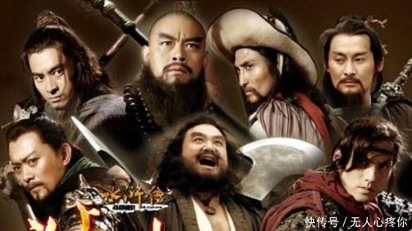 银锭|林冲棒打洪教头,柴进用银锭奖励获胜一方,三人各有何心态!