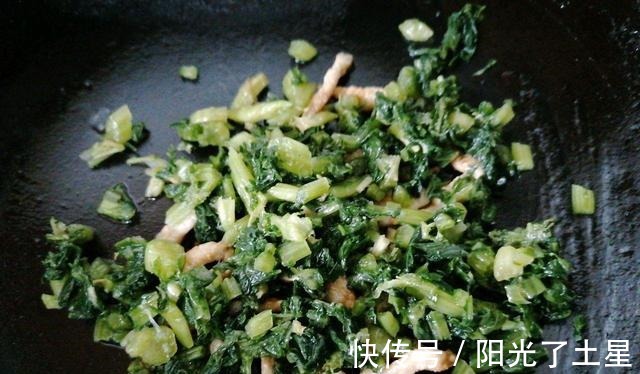 雪菜|和我一起做雪菜炒冬笋,简直惊艳了你的味蕾,让你吃到流口水!