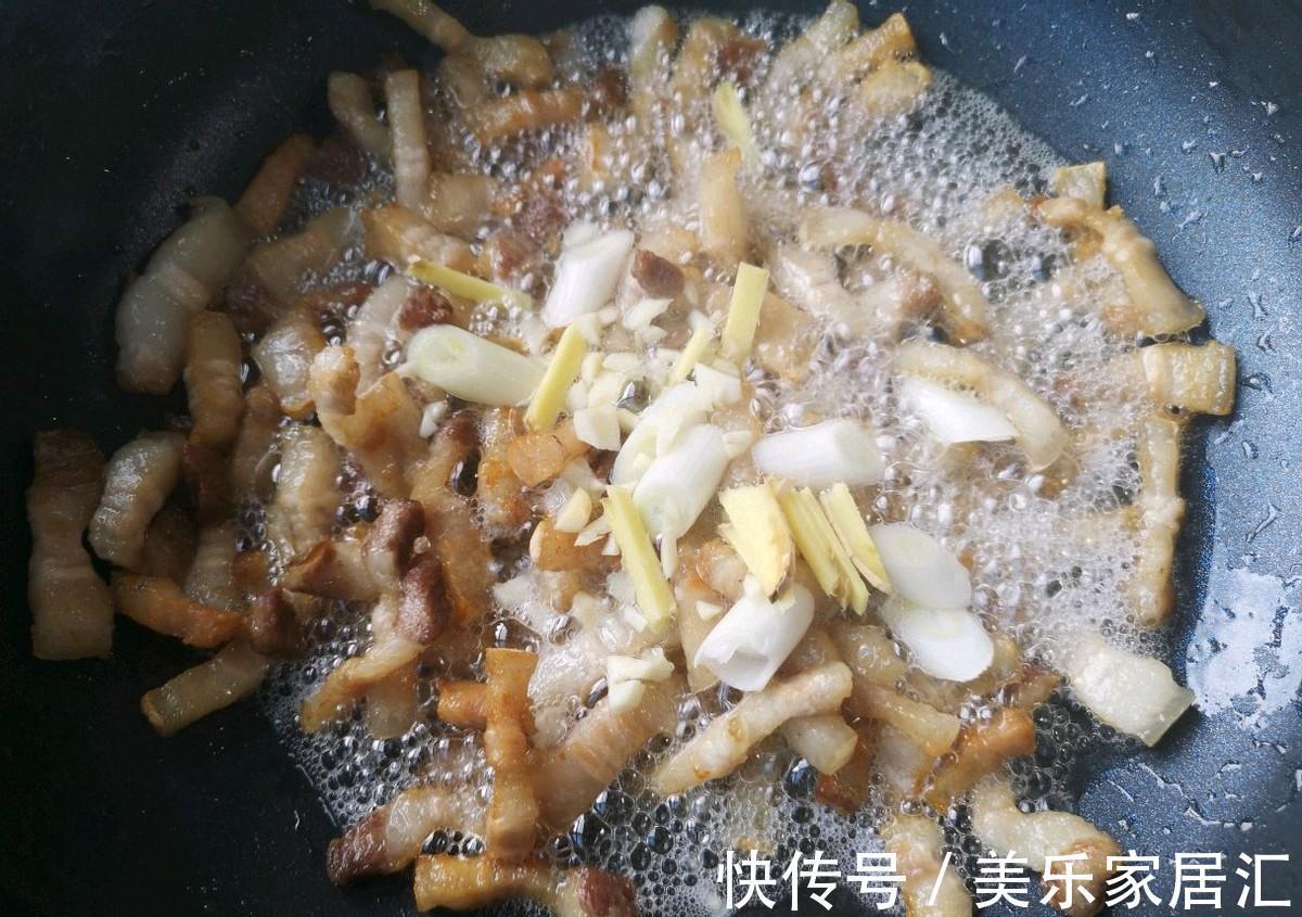 几个简单步骤，教你在家制作地道台式卤肉饭，香而不腻，真解馋