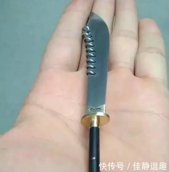 袖珍刀剑匕首欣赏, 有的比指甲盖还小!