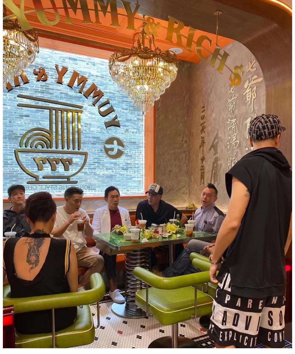 麦长青|陈小春新店开业,众多好友纷纷前去捧场,曝一碗牛腩面要50元