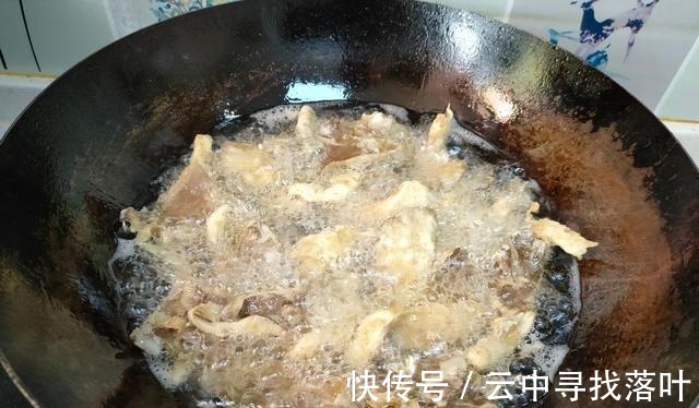 干炸蘑菇|餐馆里“很脏”的一道菜，不少人常会点，厨师下馆子却从不吃！